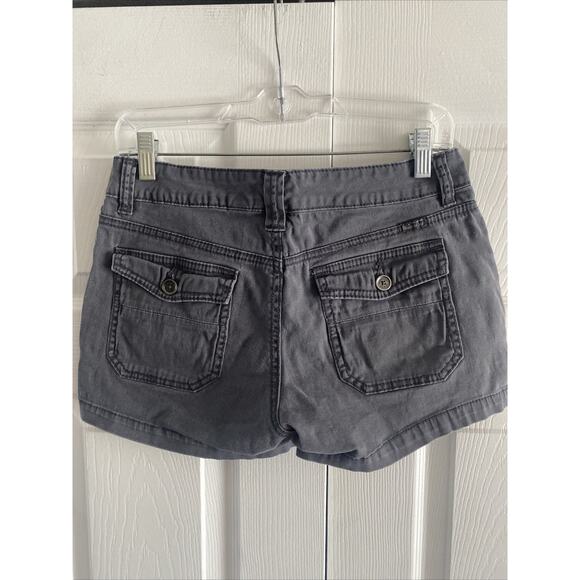 Union Bay Y2K Juniors 5 Gray Shorts - Picture 3 of 7